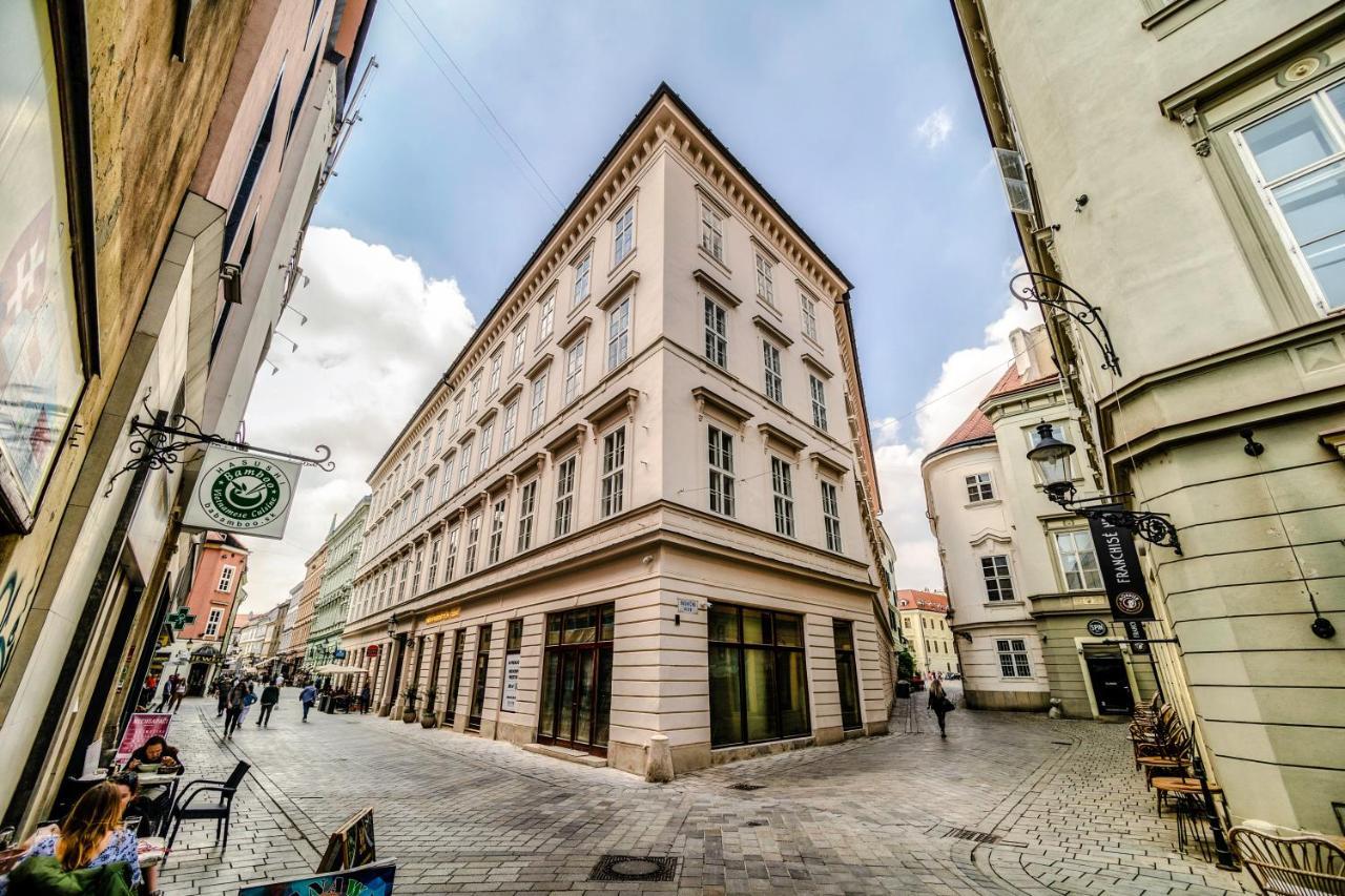 Laurinska 1 Apartments Братислава Экстерьер фото
