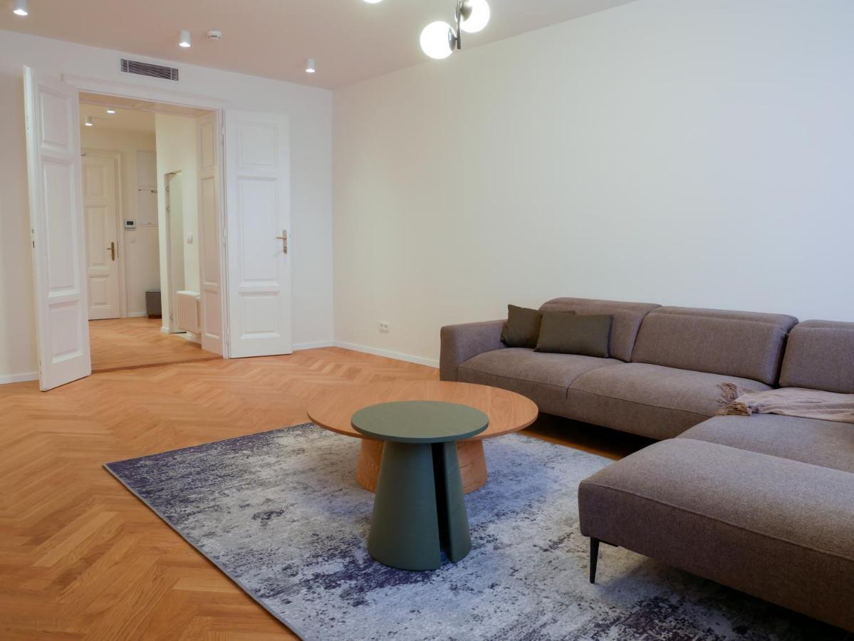Laurinska 1 Apartments Братислава Экстерьер фото